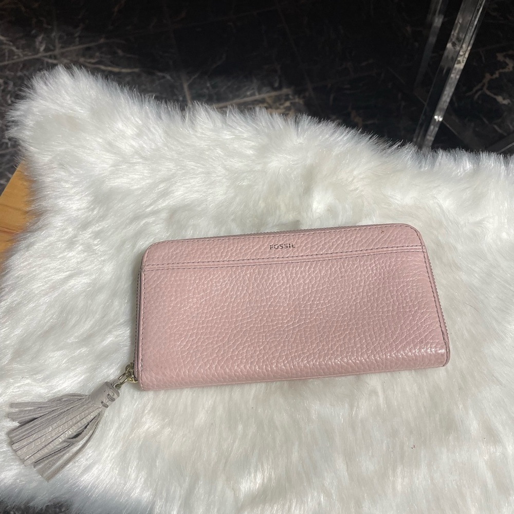 Fossil pink leather wallet